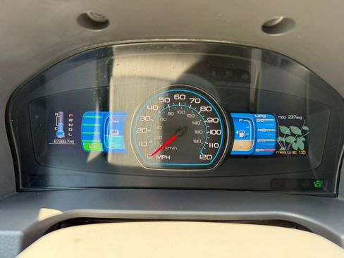 Used 2011 Ford Fusion Hybrid image 12