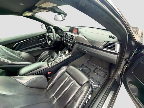 Used 2018 BMW M4 Convertible w/ Competition Package RWD image 31