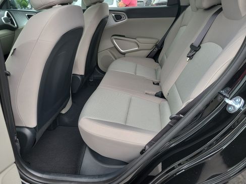 Certified 2025 Kia Soul LX FWD image 10