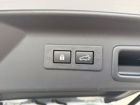 Used 2025 Subaru Forester Premium w/ Convenience Package #2 image 18