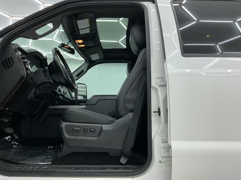 Used 2015 Ford F250 Platinum w/ FX4 Off-Road Package AWD/4WD image 14