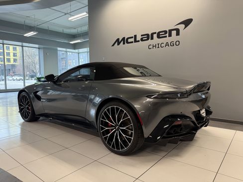 Used 2023 Aston Martin V8 Vantage Roadster RWD image 2