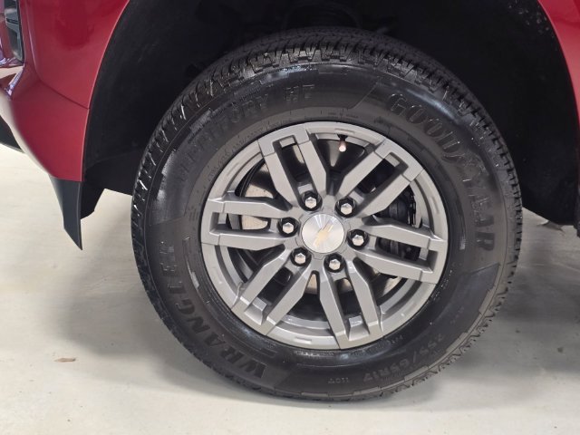 Used 2024 Chevrolet Colorado LT w/ LT Convenience Package II RWD image 12