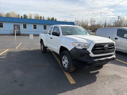 Used 2019 Toyota Tacoma SR AWD/4WD image 10