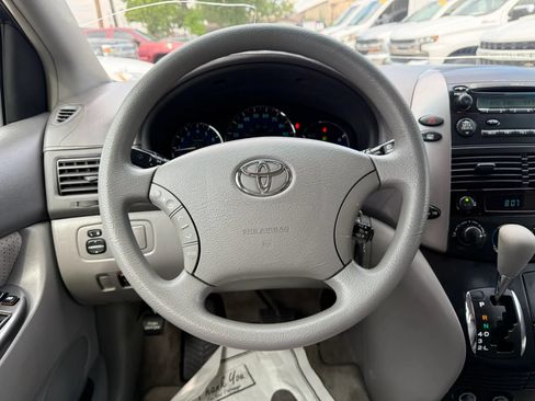 Used 2007 Toyota Sienna LE FWD image 9