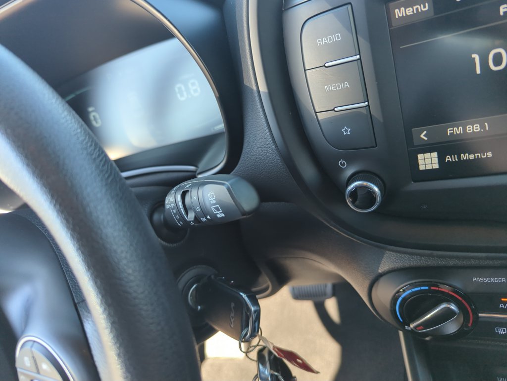Used 2025 Kia Soul LX FWD image 26