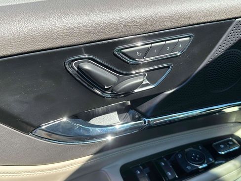 Used 2023 Lincoln Corsair Reserve w/ Equipment Group 201A image 16