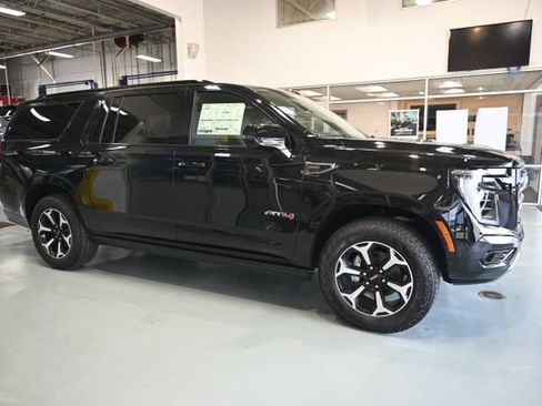 New 2026 GMC Yukon XL AT4 w/ AT4 Premium Plus Package AWD/4WD image 4