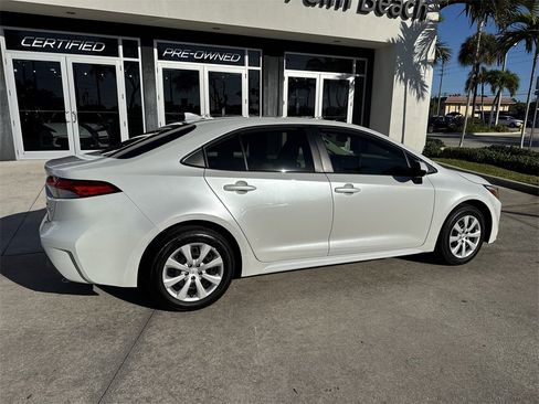 Used 2024 Toyota Corolla LE image 5