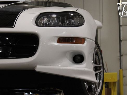 Used 2001 Chevrolet Camaro Z28 w/ SS Performance/Appearance Pkg RWD image 34