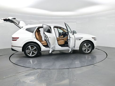 Used 2022 Genesis GV80 2.5T w/ Prestige Package 05 RWD image 3