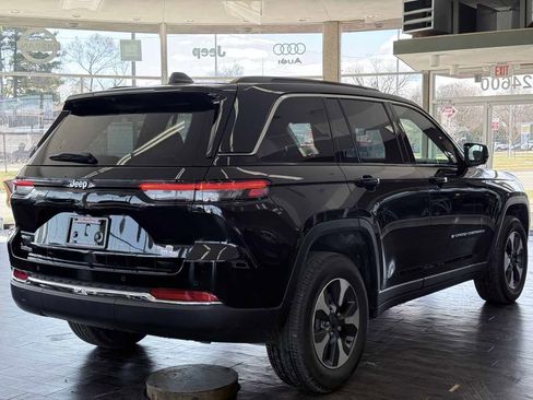 Used 2025 Jeep Grand Cherokee Limited 4xe image 12