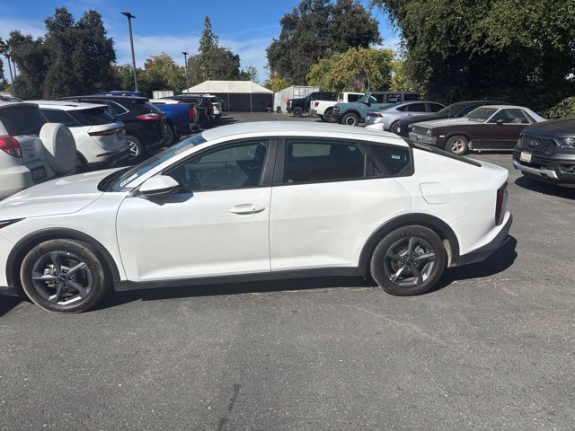 Used 2025 Kia K4 FWD image 2