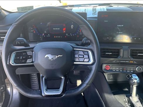 Used 2025 Ford Mustang Coupe image 5