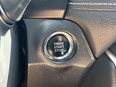 Used 2022 Toyota RAV4 XLE FWD image 29
