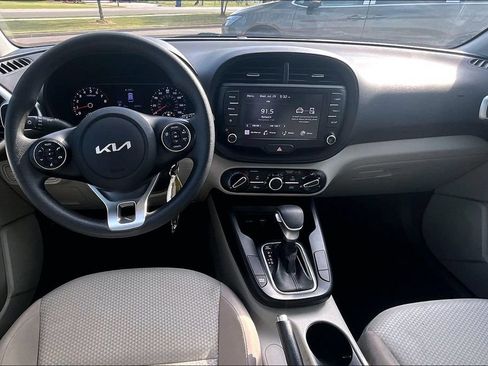 Used 2022 Kia Soul LX FWD image 15