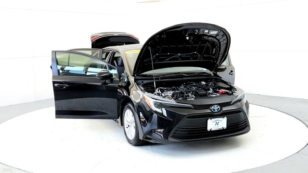 Certified 2024 Toyota Corolla LE w/ LE Convenience Package AWD/4WD image 9