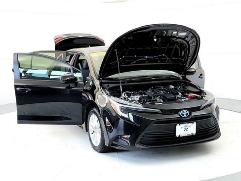 Used 2024 Toyota Corolla LE w/ LE Convenience Package AWD/4WD image 9