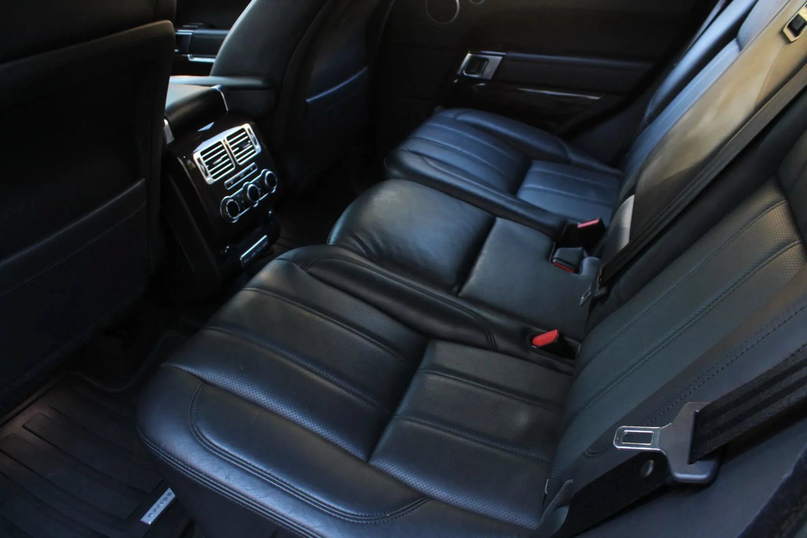 Used 2015 Land Rover Range Rover Supercharged AWD/4WD image 20