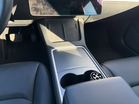 Used 2023 Tesla Model 3 Standard Range image 16