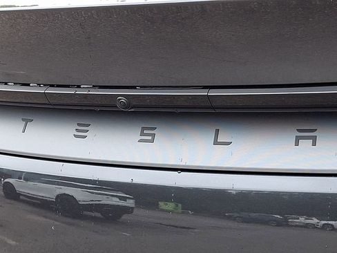 Used 2026 Tesla Model Y 2WD image 34