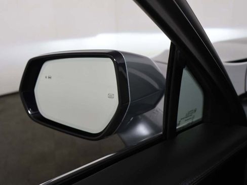 Used 2024 Cadillac XT4 Premium Luxury image 30