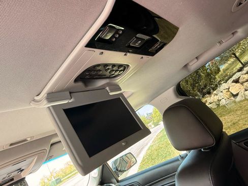 Used 2015 Chevrolet Tahoe LTZ AWD/4WD image 13