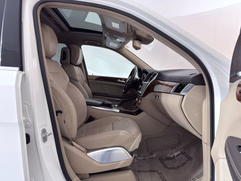 Used 2014 Mercedes-Benz GL 550 4MATIC image 27