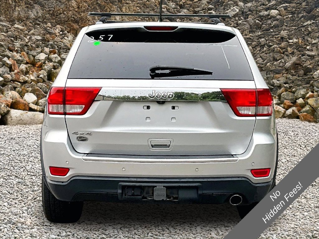 Used 2013 Jeep Grand Cherokee Overland w/ Advance Technology Group AWD/4WD image 4