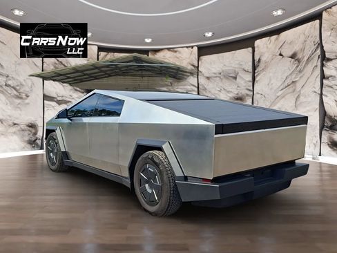 Used 2025 Tesla Cybertruck AWD Crew Cab image 4