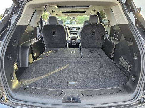 Used 2021 Buick Enclave Essence w/ Sound and Sites Package AWD/4WD image 30