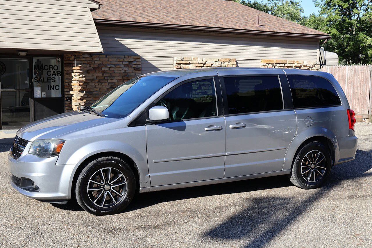 Used 2016 Dodge Grand Caravan SXT FWD image 4