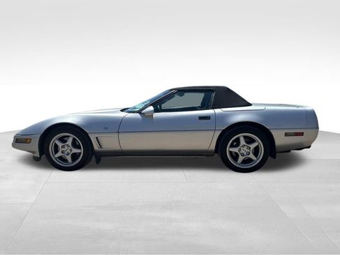 Used 1996 Chevrolet Corvette Convertible RWD image 3