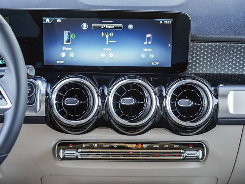 New 2026 Mercedes-Benz GLB 250 image 13