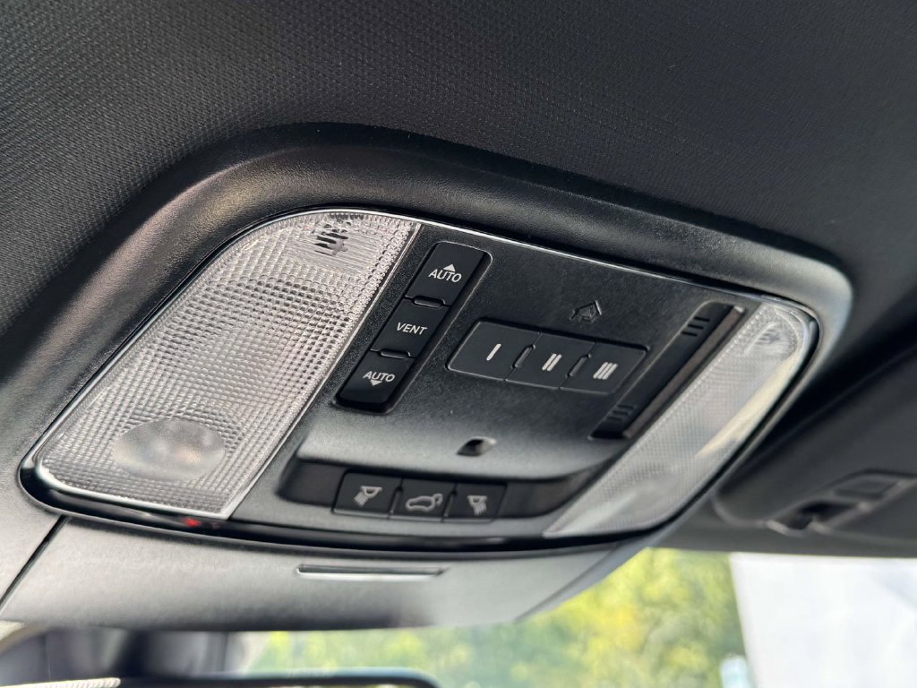 Used 2021 Dodge Durango R/T w/ Blacktop Package AWD/4WD image 30