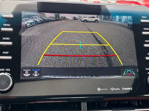 Used 2020 Toyota Avalon XLE image 25