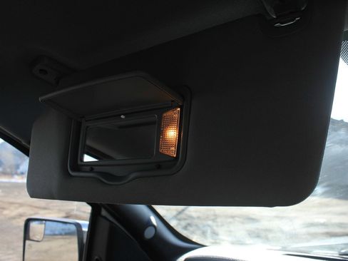 Used 2011 Ford F150 Lariat w/ Lariat Chrome Pkg image 24