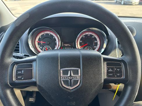 Used 2014 Dodge Grand Caravan SXT image 15