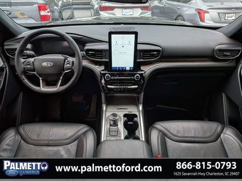 Used 2024 Ford Explorer Platinum w/ Technology Package AWD/4WD image 14