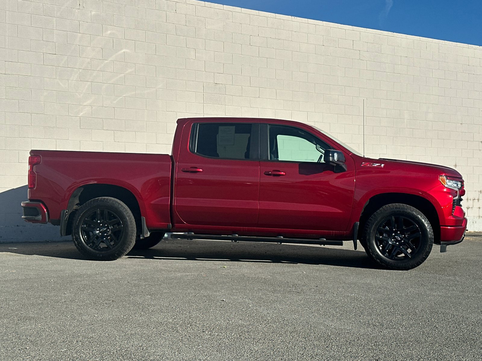Used 2025 Chevrolet Silverado 1500 RST AWD/4WD image 2
