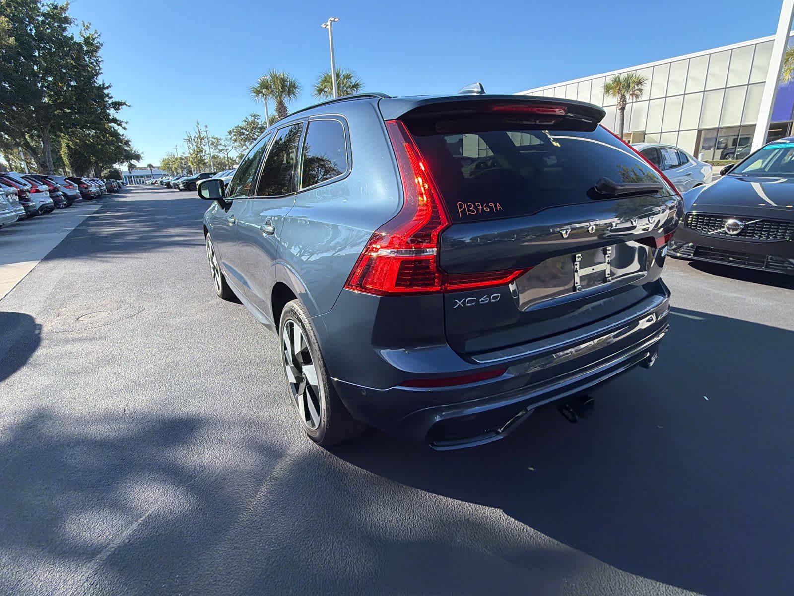 Used 2024 Volvo XC60 T8 Plus w/ Protection Package Premier AWD/4WD image 12