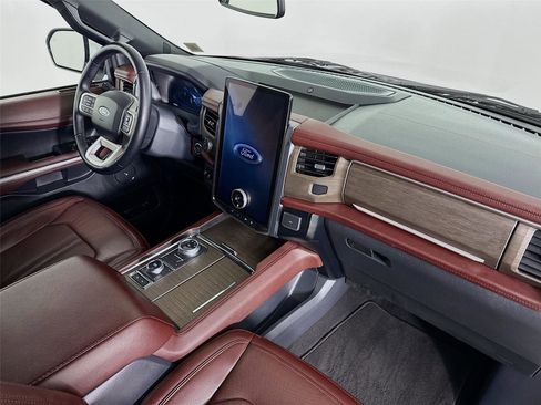 Used 2024 Ford Expedition Max Limited AWD/4WD image 33