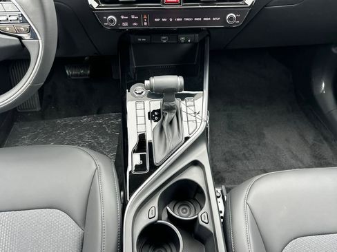 New 2025 Kia Niro EX image 33