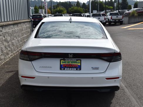 Used 2024 Honda Accord Touring image 7