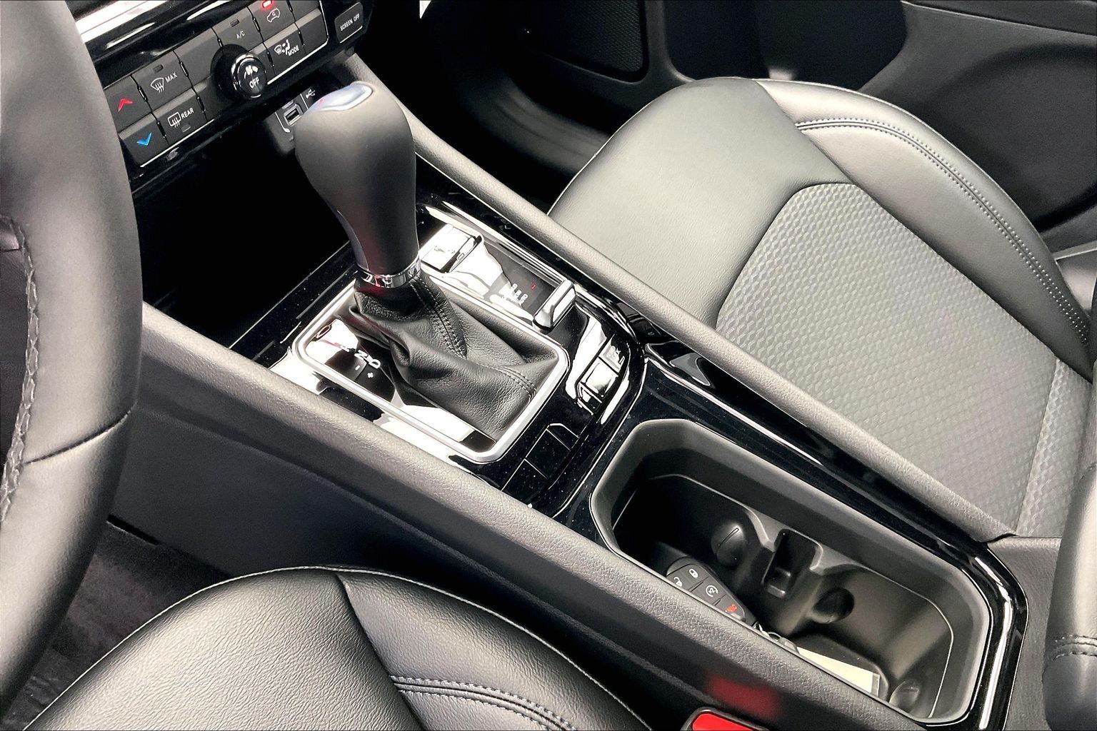 New 2026 Jeep Compass Latitude AWD/4WD image 8