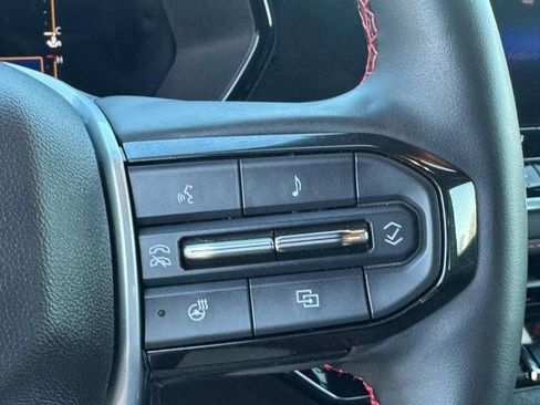 Used 2023 Chevrolet Colorado Z71 w/ Z71 Convenience Package 2 image 17