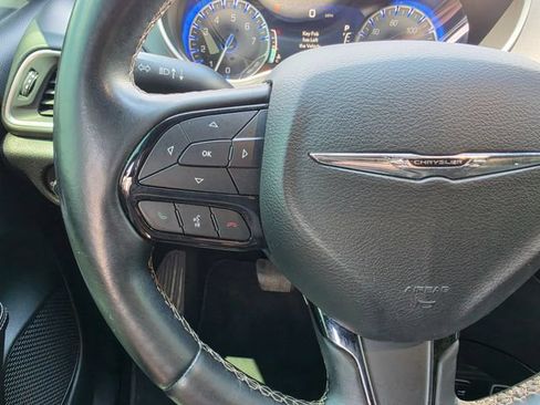 Used 2018 Chrysler Pacifica Touring-L Plus w/ S Appearance Package FWD image 43