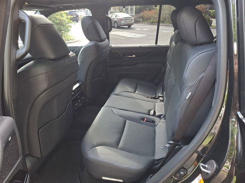 Certified 2025 Lexus LX 700h Overtrail AWD/4WD image 10