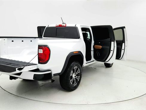 Used 2024 GMC Canyon AT4 w/ AT4 Premium Package AWD/4WD image 11