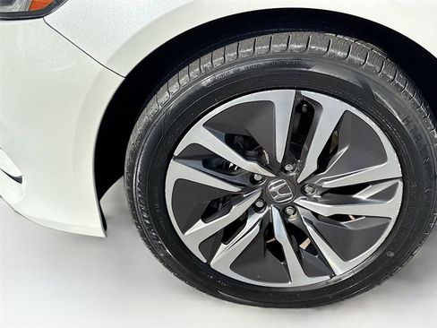 Used 2019 Honda Accord EX image 31